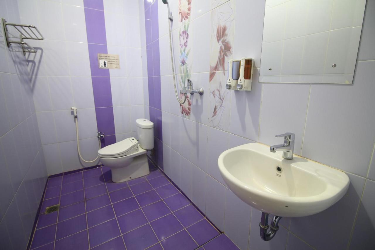 Cabin Hotel Sutomo Yogyakarta Eksteriør billede